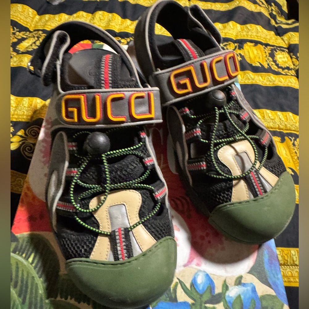 Gucci Green and Black Sandals with Logo Strap